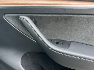 2024 Tesla Model Y Performance